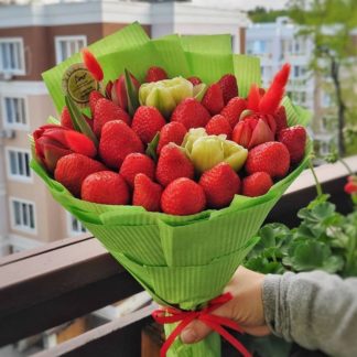 Съедобный букет 10. Букет из фруктов. клубника роза